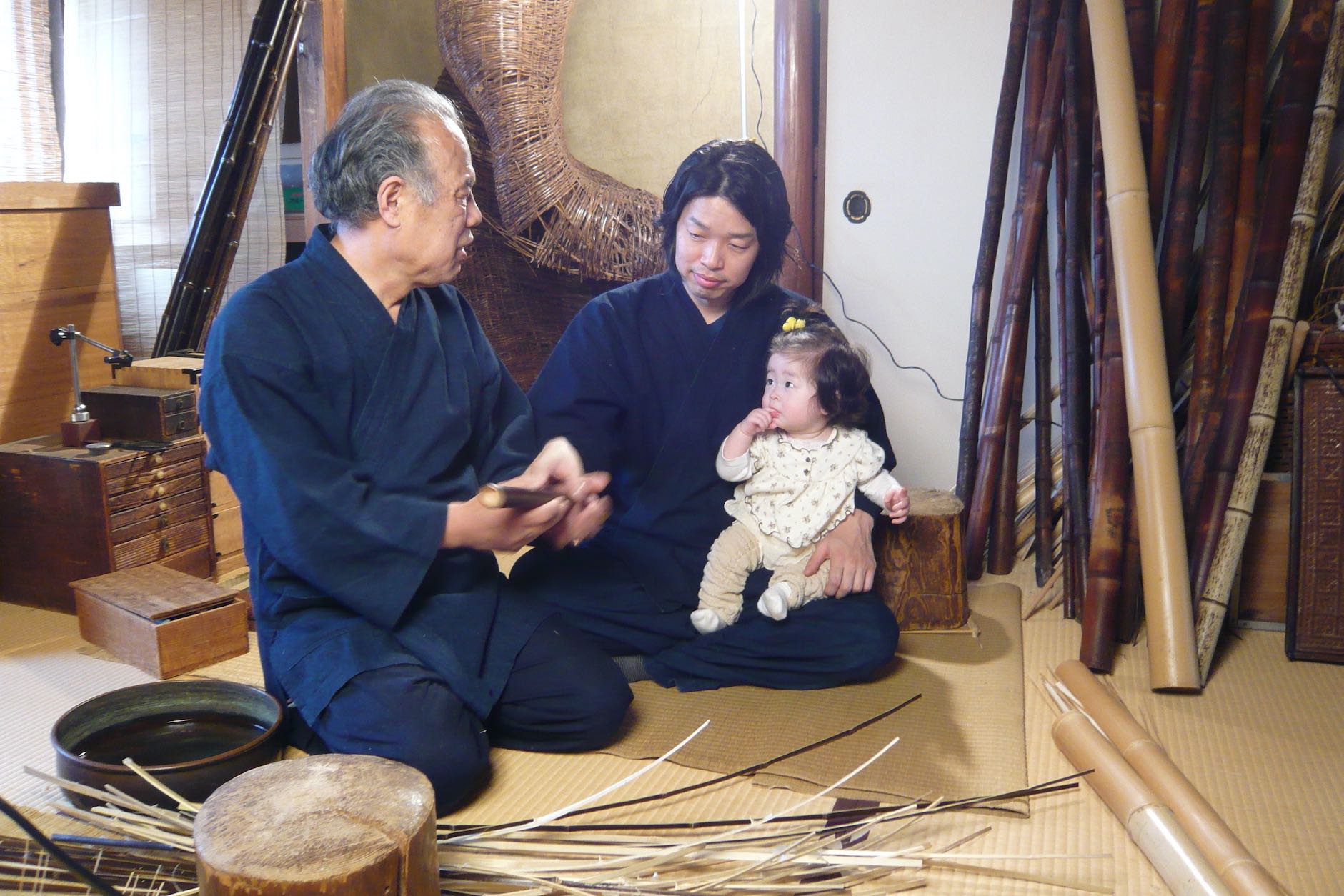 Chikuunsai III with his family