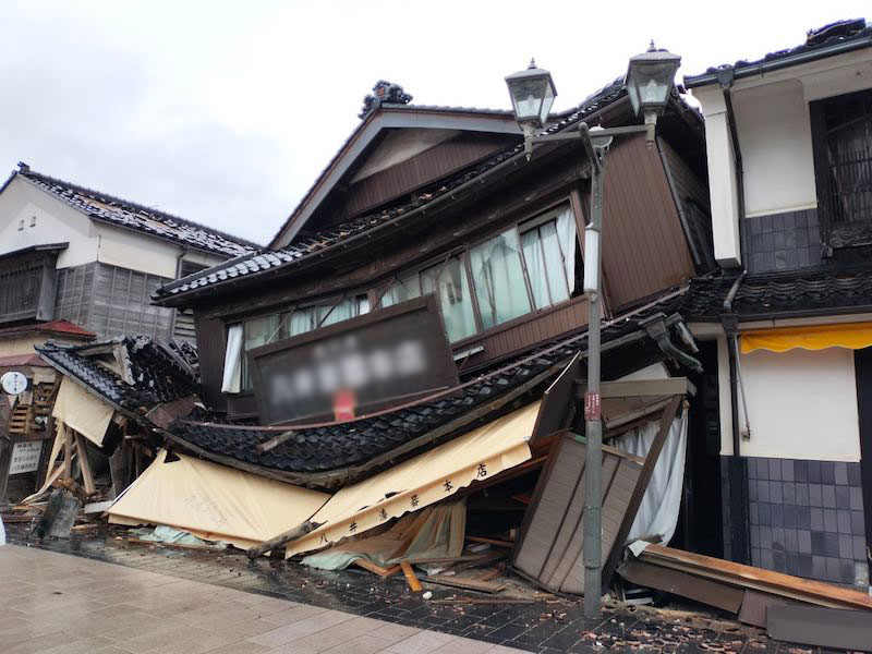 A Japanese building that collapsed from an earthquake