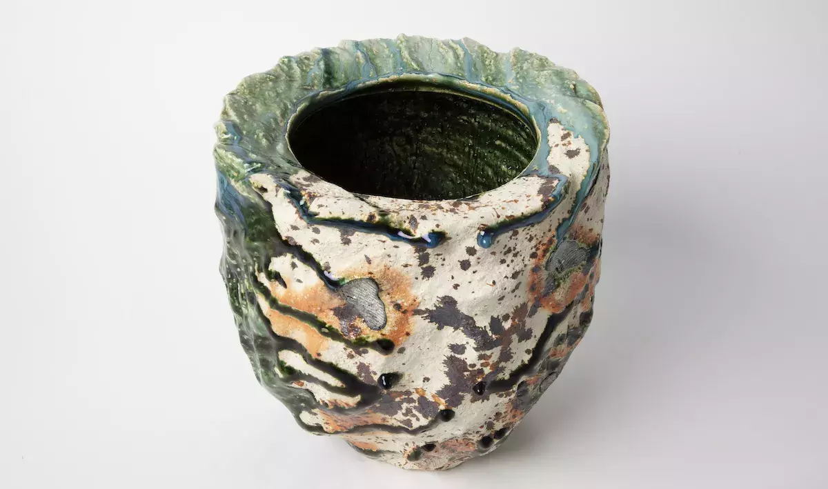 Oribe Ware wide-mouthed vase by Osamu Inayoshi